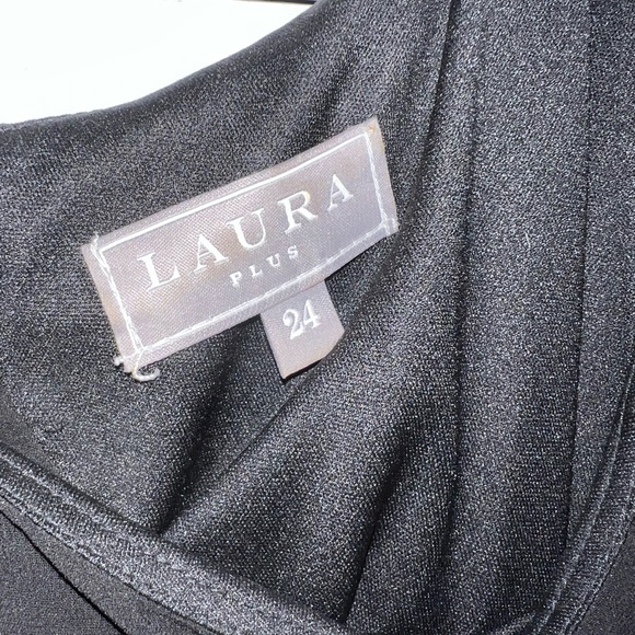 Black dress - Picture 2 of 2